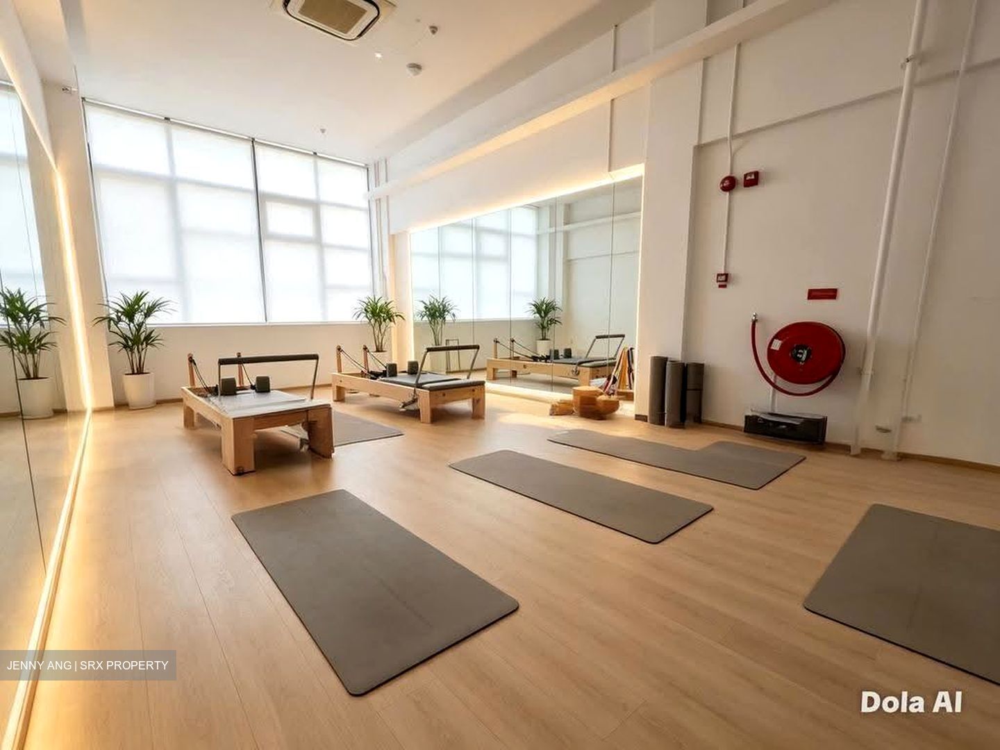 Hongkong Street (D1), Office #624035141